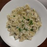Farfalle with chicken and cream
