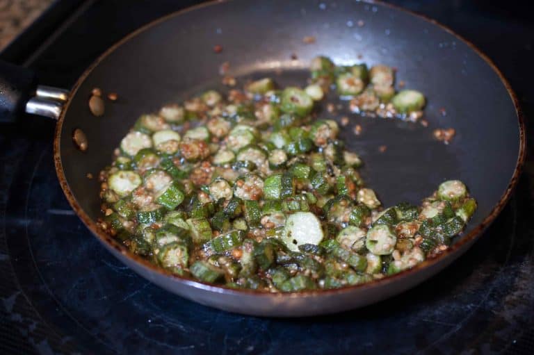 Ladies finger/Okra/Bhindi fried and cooked in spicy coconut and yogurt based gravy. It’s an easy to prepare and a yummy side dish which goes well with rice