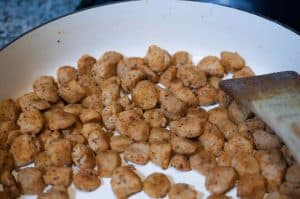 Soya chunks cooked in rich onion tomato masala gravy with spices, cashew, and cream. A healthy and tasty side dish that goes well with rice, chapathi and other Indian breads.