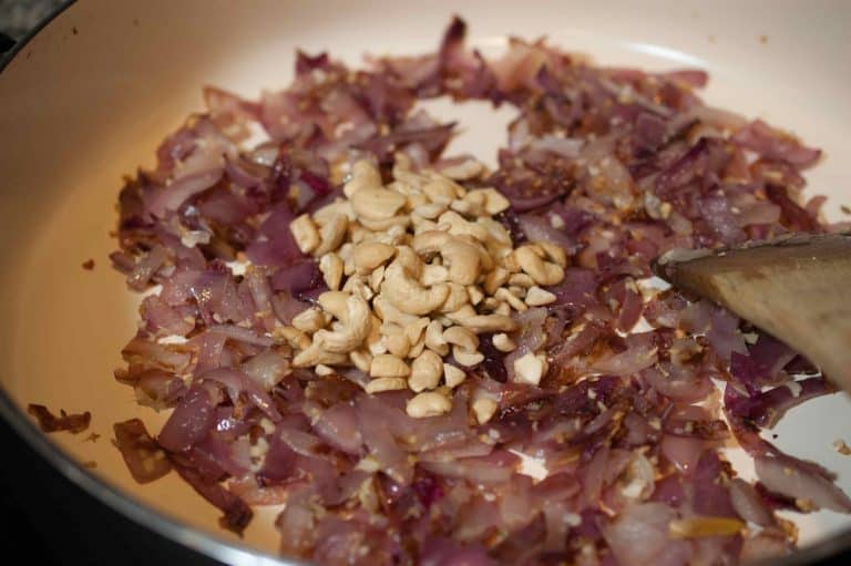 Soya chunks cooked in rich onion tomato masala gravy with spices, cashew, and cream. A healthy and tasty side dish that goes well with rice, chapathi and other Indian breads.