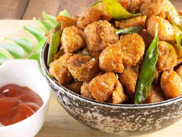 Soya chunks deep fried with the ginger-garlic, chilly and curry leaves. This soya chunks masala fry is a quick, tasty and healthy appetizer that can be done in no time.