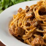 Linguine pasta loaded with creamy and spicy homemade butter chicken. This Indian style pasta recipe is quick and easy to make and delicious!!