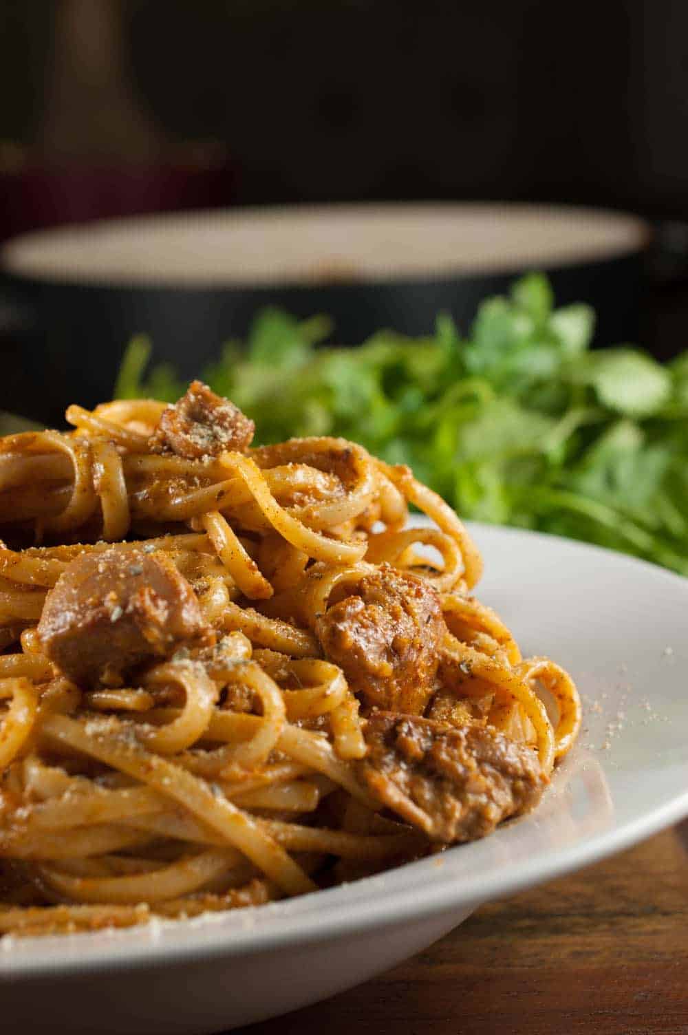 Linguine pasta loaded with creamy and spicy homemade butter chicken. This Indian style pasta recipe is quick and easy to make and delicious!!