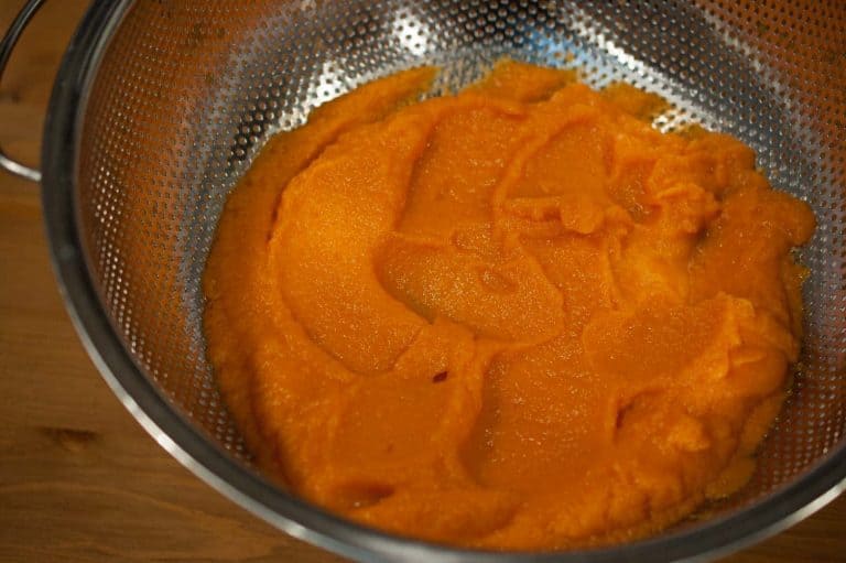 Easy and quick homemade roasted pumpkin puree. A great alternative to store-bought canned puree. You can quickly whip up smoothies, pancakes, pie, and cakes using this one.