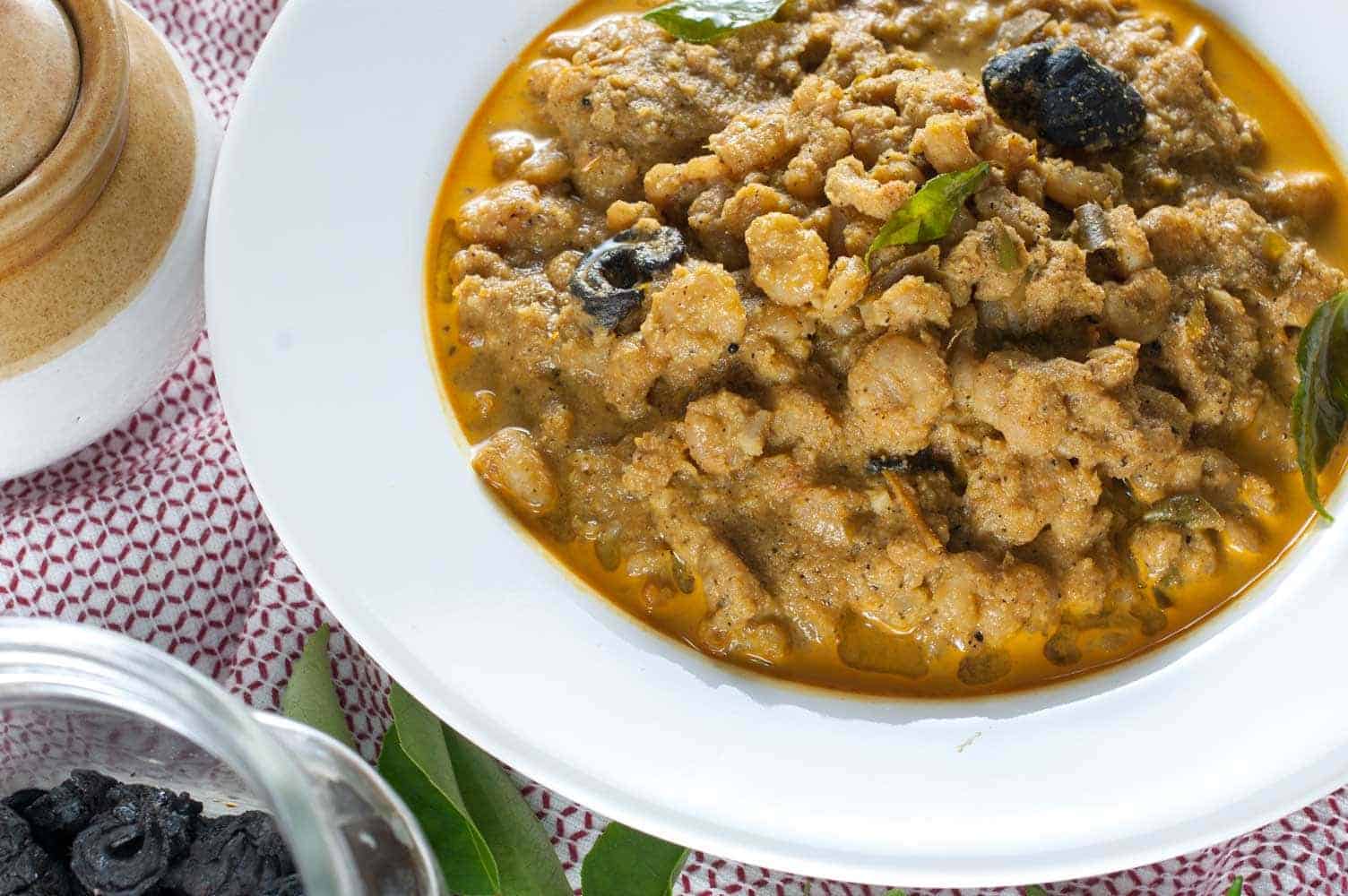 Kerala Style Prawns/Shrimp Curry with Roasted Coconut
