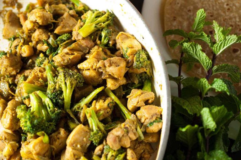 Chicken and broccoli cooked and sauteed in ginger garlic, pepper, and spices. This Indian Healthy Chicken and Broccoli Stir Fry is a healthy and tasty side-dish with rice, roti, and any Indian bread. An easy recipe which you can make for a weekday dinner.