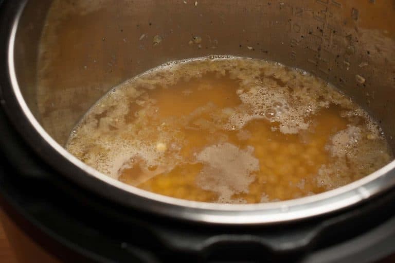 Fresh corns pressure cooked, simmered along with chicken and then drizzled with beaten egg. This classic Instant Pot Indian Sweet Corn Chicken Soup recipe is quick and easy to make, full of delicious flavor. A very popular soup in an Indo Chinese restaurant.