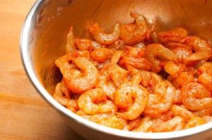 An easy and mouthwatering Prawns/Shrimp shallow fry which you can prepare in 30 minutes. This Chemmeen/Konchu fry is a great appetizer, and it also goes as a side-dish with rice. The best part is, you need just five ingredients!