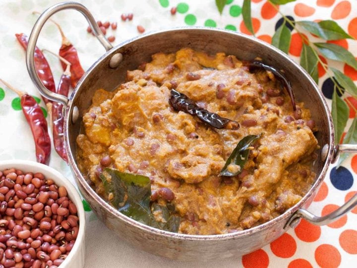 Red Cowpea(payar), pumpkin and raw banana cooked in flavorful coconut gravy. This dish is called Mathanga Erisseri in Kerala and one of the popular recipe for Onam/Vishu Sadya. This is an easy and delicious Red Cowpea, and Pumpkin curry and goes well with rice.