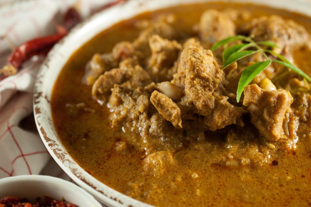 Kerala Chicken Curry with Roasted Coconut (Varutharacha Chicken Curry
