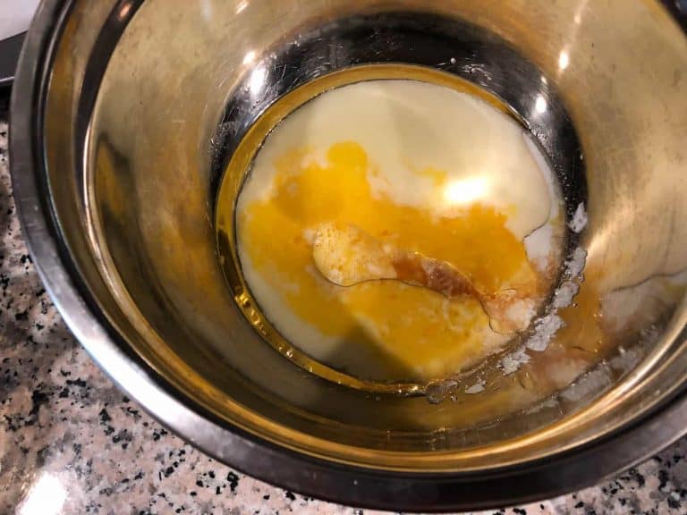 Combine the buttermilk, oil, eggs, and vanilla.