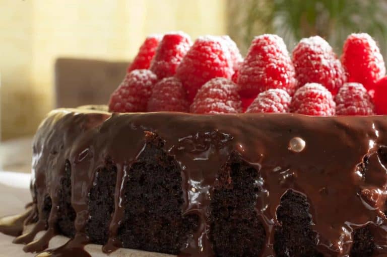 moist and delicious Chocolate cake without butter