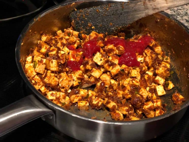 While making masala for puff pastry, Mix paneer with the prepared masala gravy. Add ketchup and soya sauce to taste